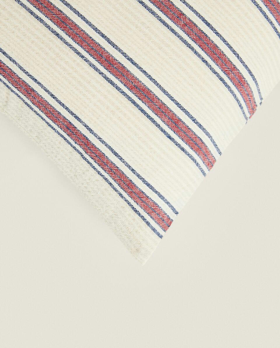 CAPA DE ALMOFADA LISTRADA