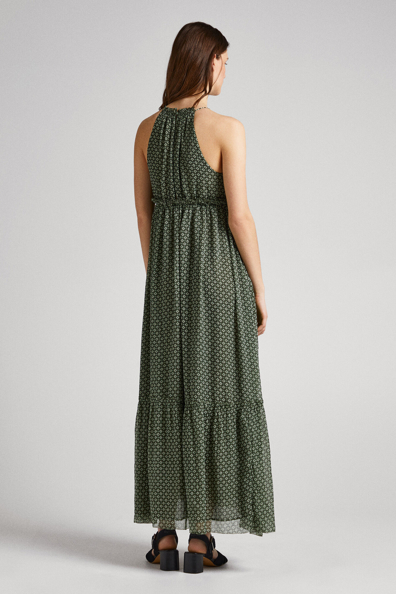 Vestido maxi fluido com babados