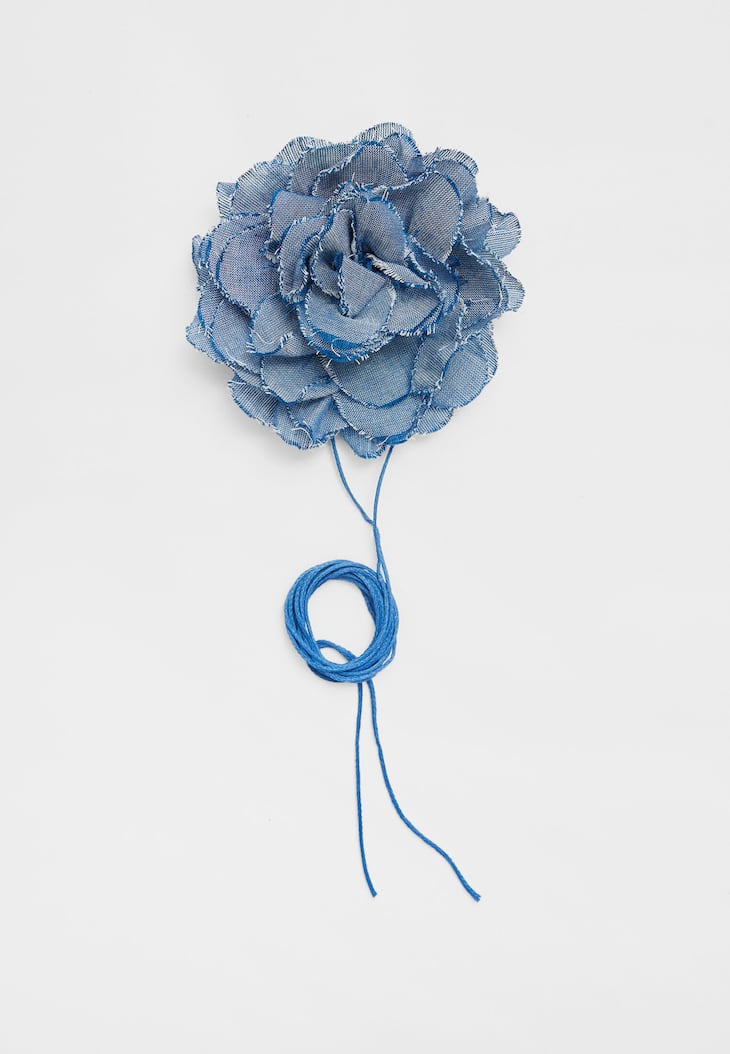 Gargantilha floral de jeans