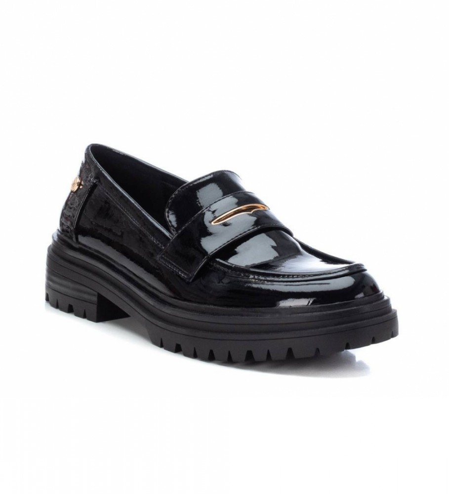 Mocassins Xti em couro envernizado preto