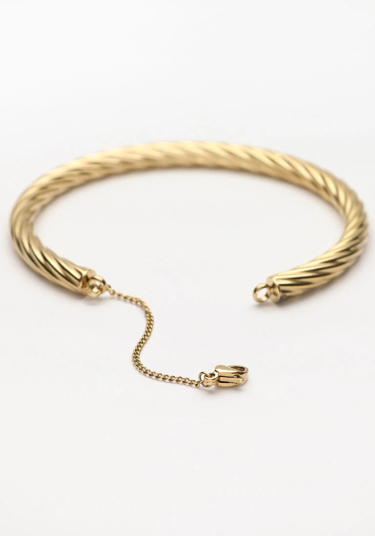 NOTRE-V gouden notre-v armband bangle gedraaid