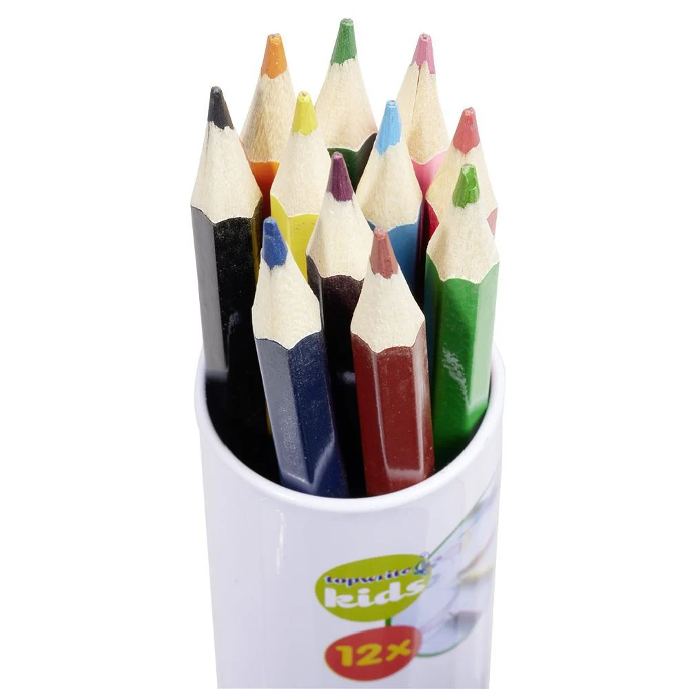 Boîte avec 12 crayons de couleur et taille crayon intégré