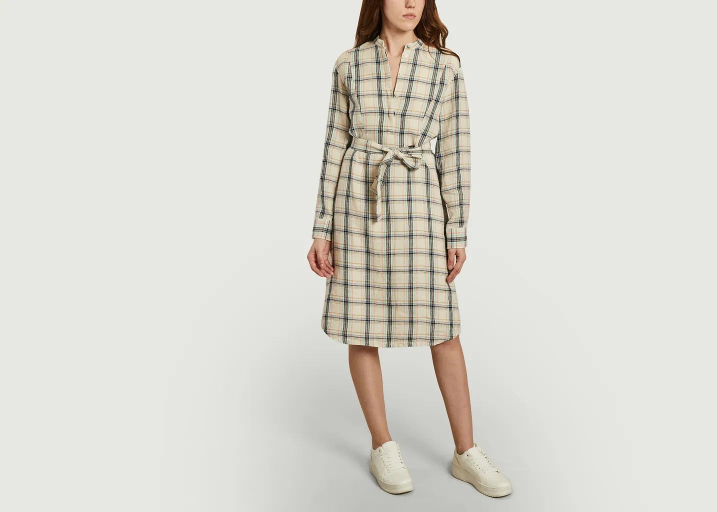 Robe Raquel A.P.C.