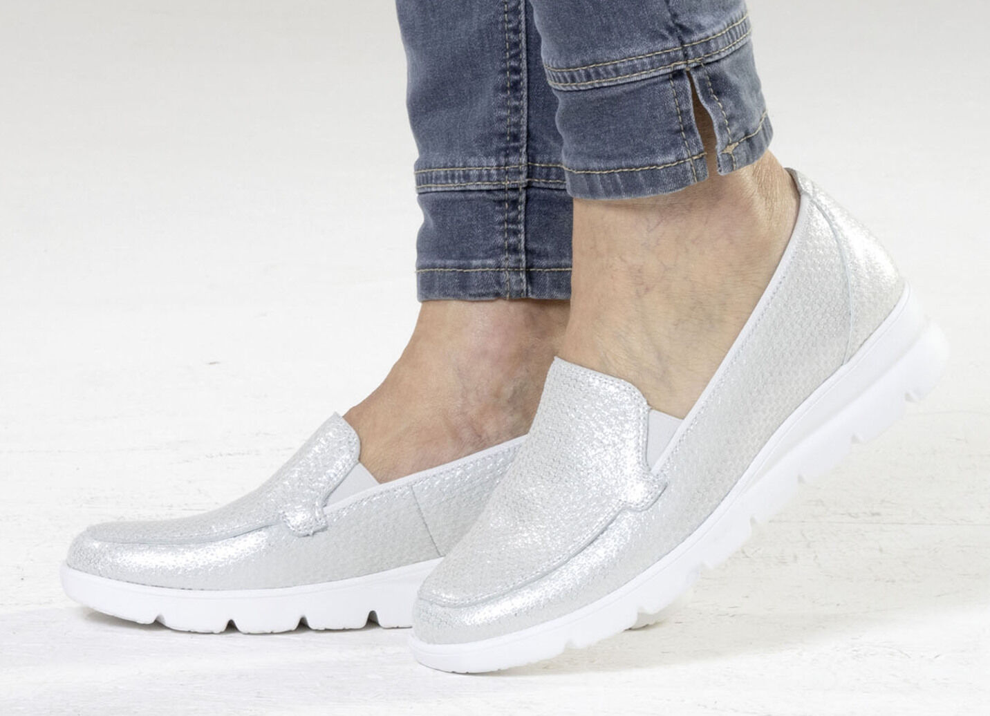 Waldläufer, bequeme Damen-Slipper, Weite H, mit herausnehmbarem Fussbett
