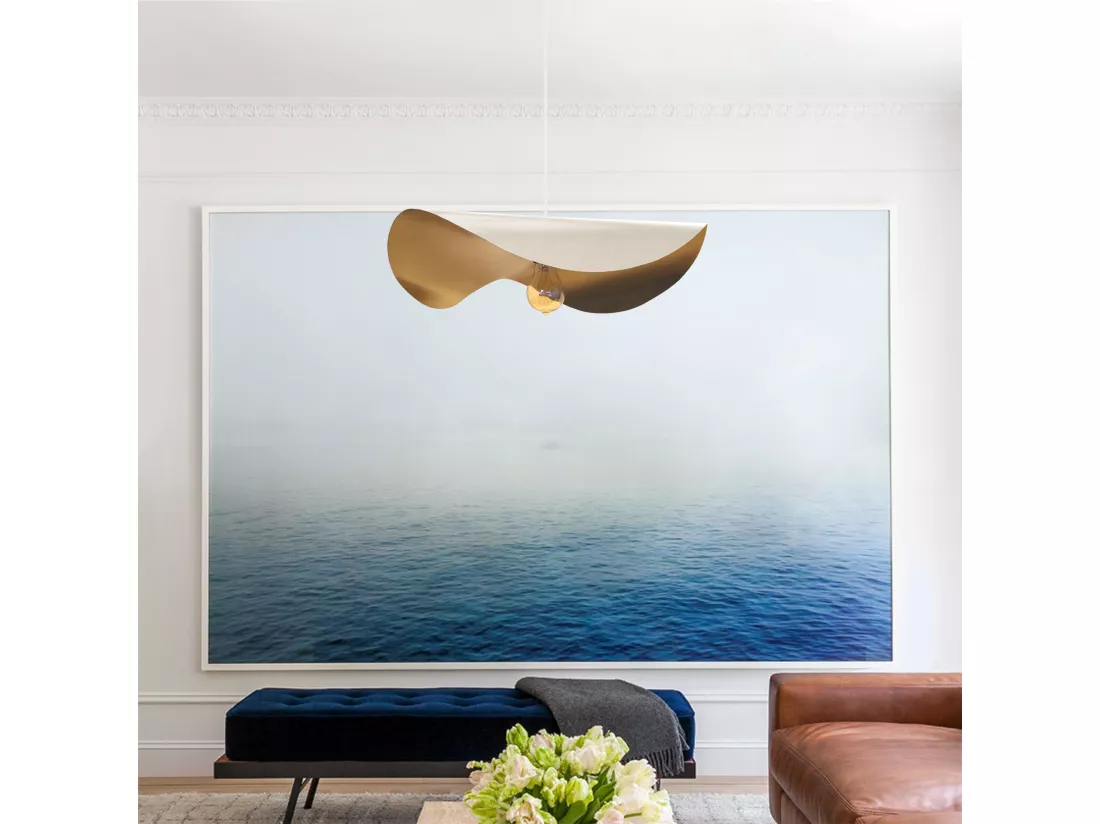 Suspension chapeau de dame métal ivoire,doré 75 cm.
