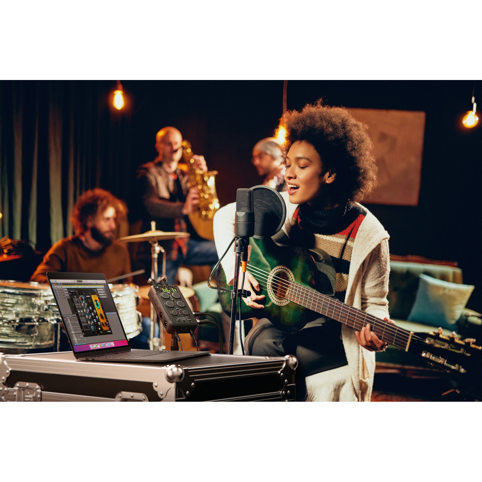 IK Multimedia iRig Pro Quattro I/O Deluxe audio en MIDI interface