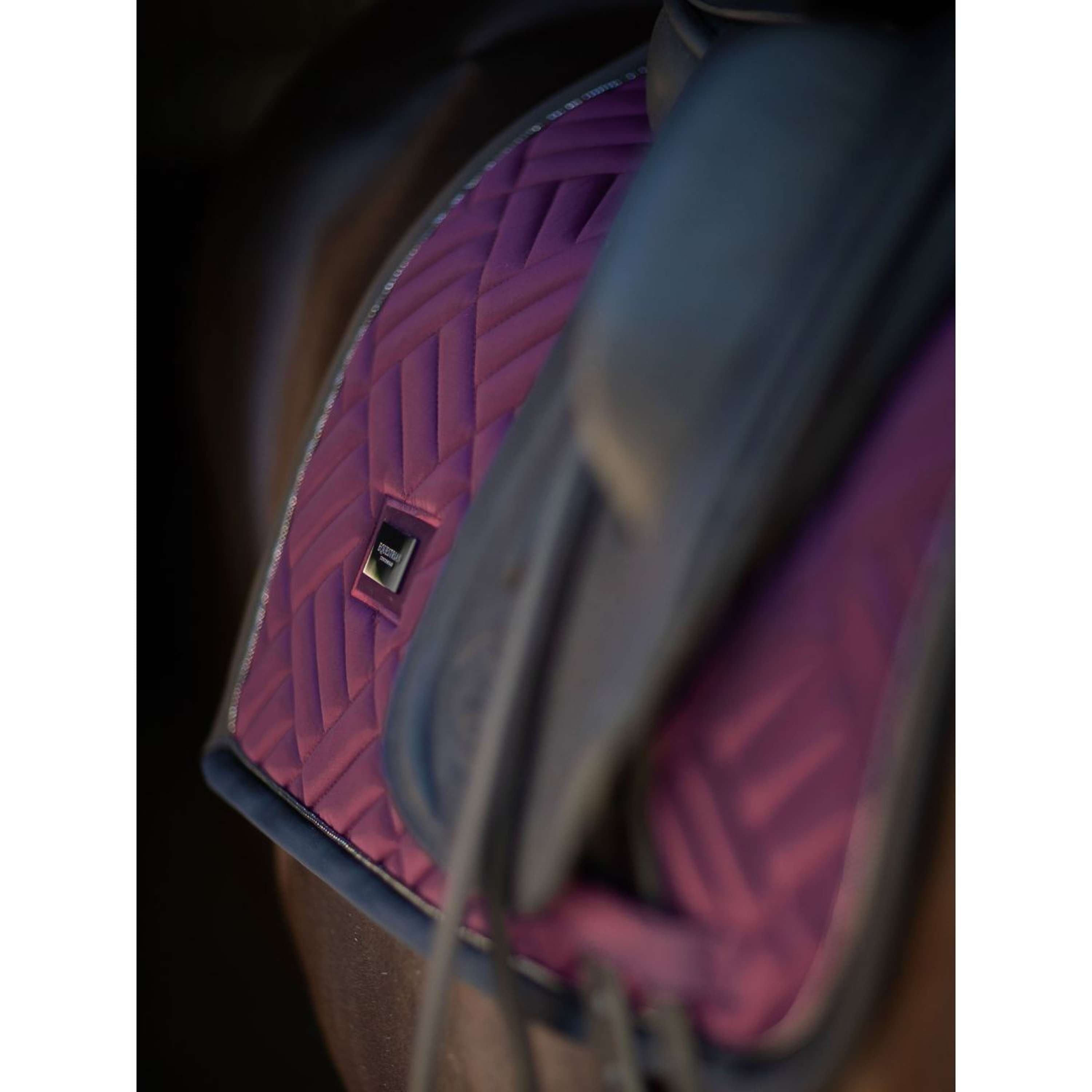 Equestrian Stockholm Zadeldekje Modern Dressuur Purple Night