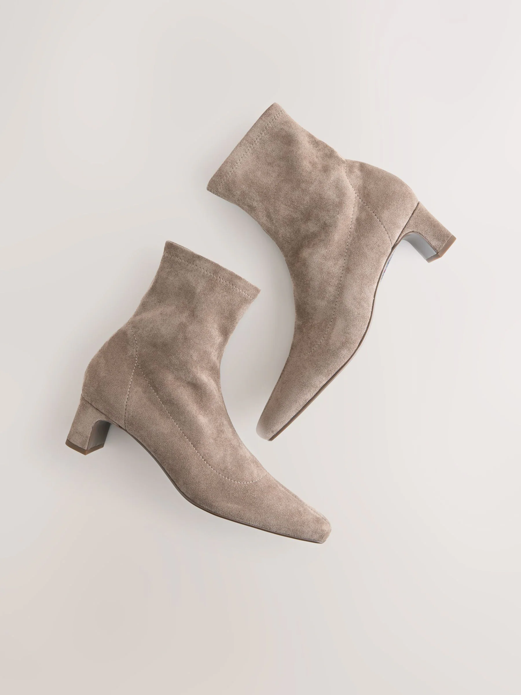 Neutraal taupe - Chisel Toe Block Heel Sock Boots