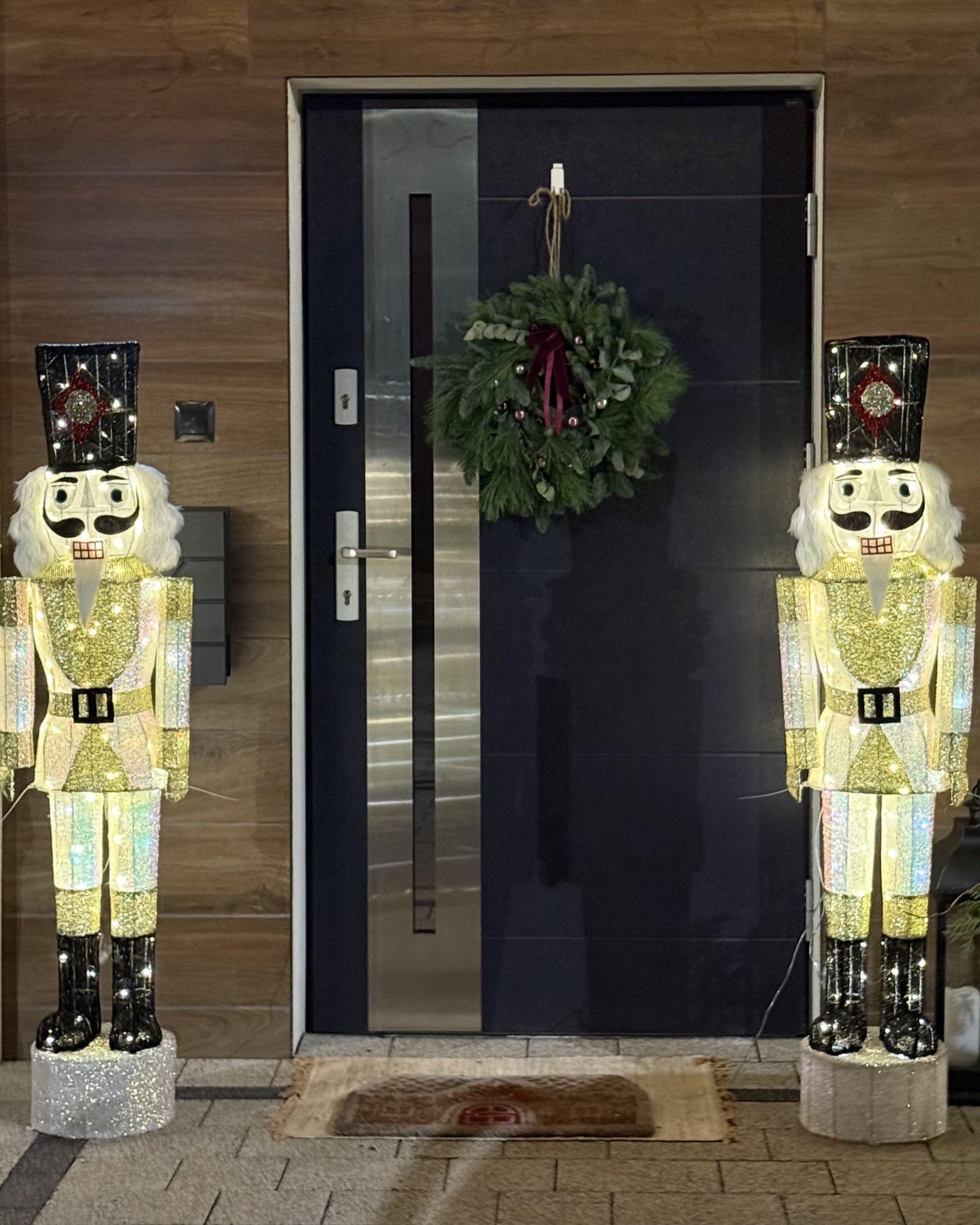 Buitendecoratie LED STOROVAN Notenkraker 152 cm Wit/goud