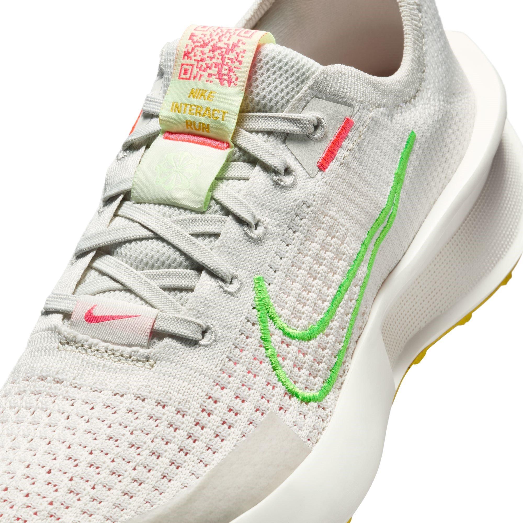 Nike Interact Run Womens Running Shoes