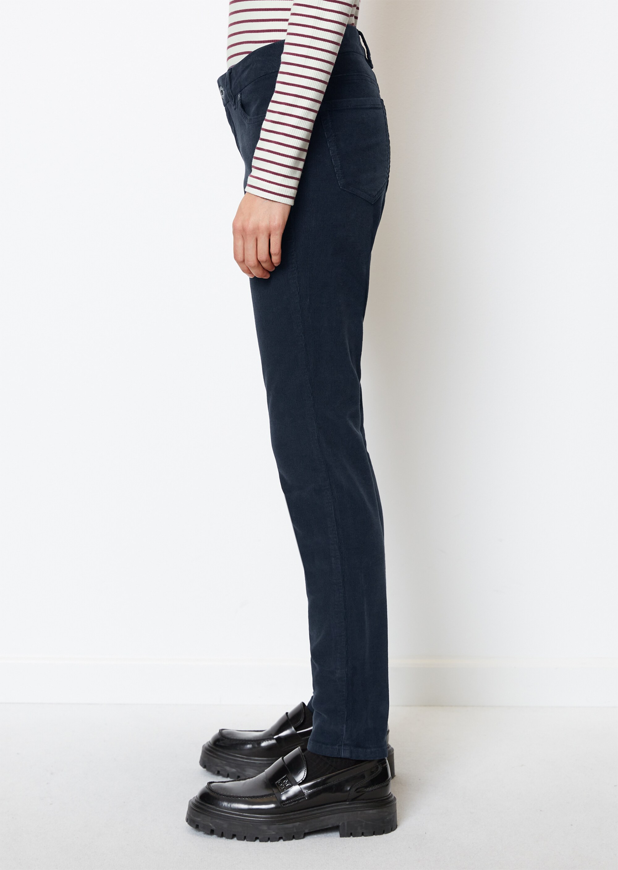 Cordhose Modell ALBY slim aus Organic Cotton-Stretch