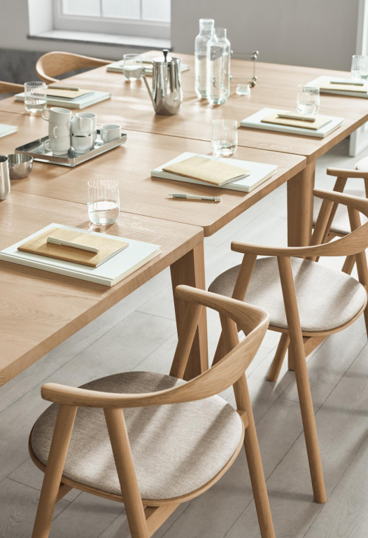 Bolia Graceful eettafel 200x105 zwart gebeitst eiken