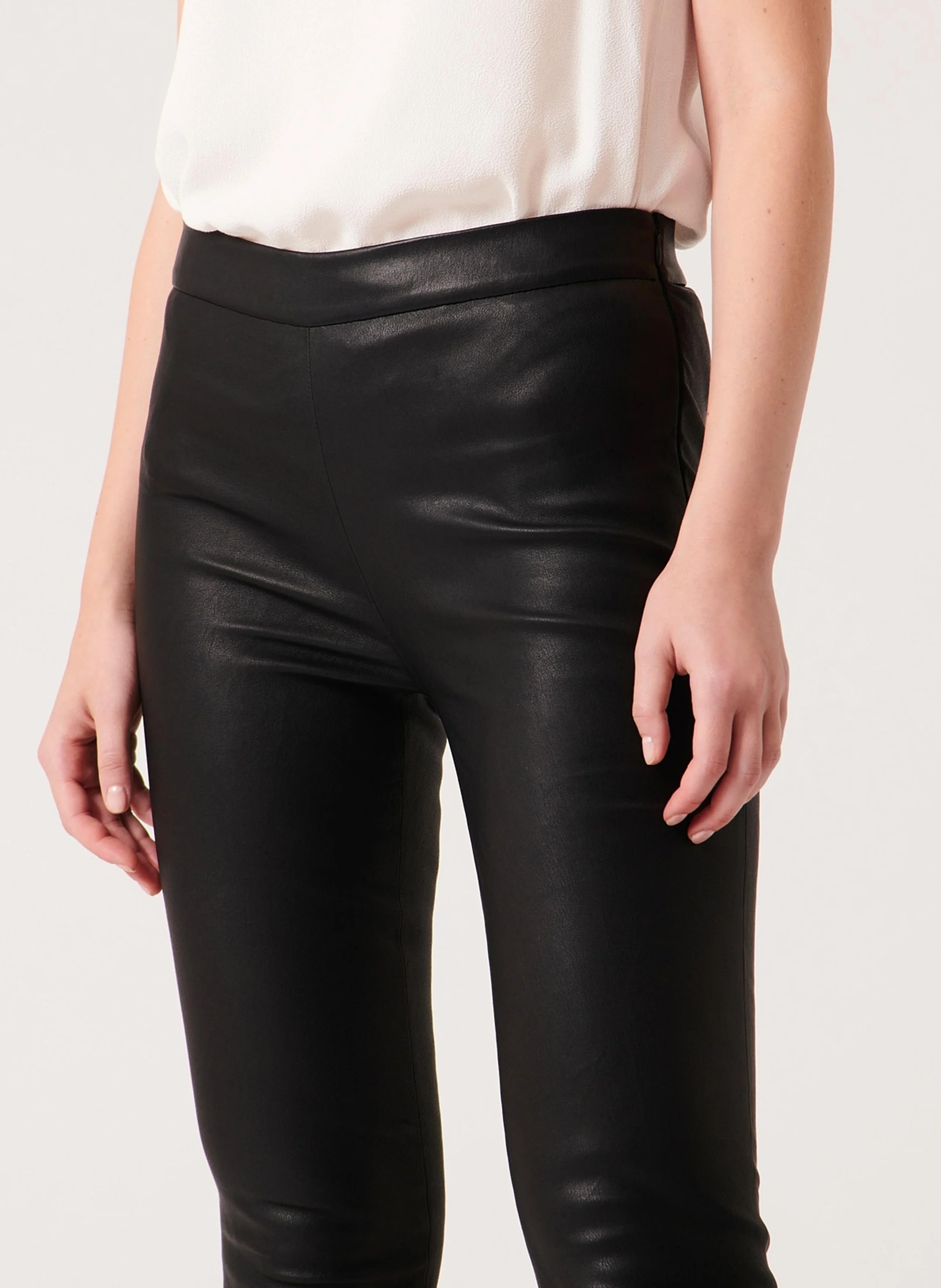 PIYA - Pantalon skinny en cuir | Noir