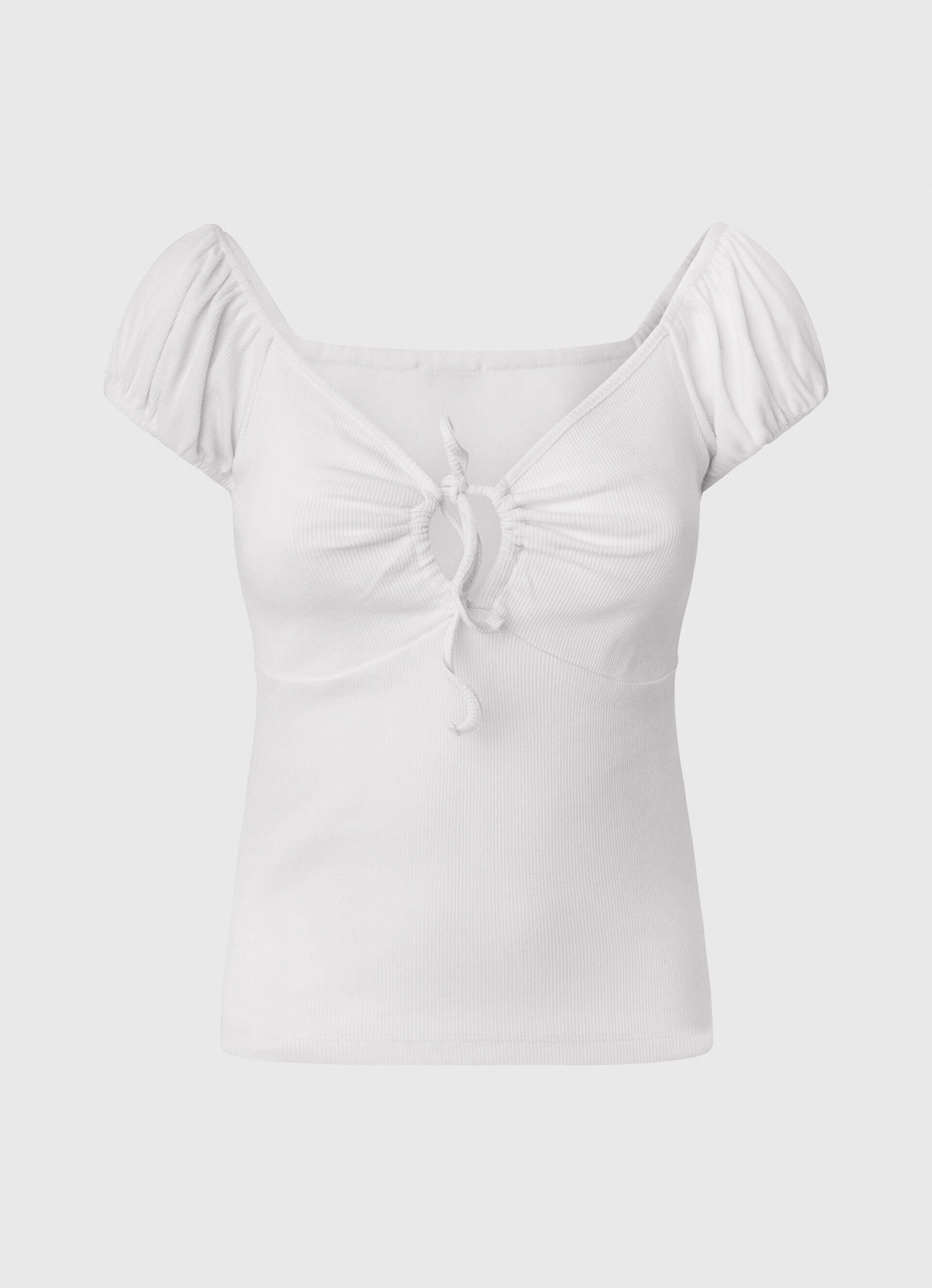 Camiseta com estampa de coração no pescoço - branca