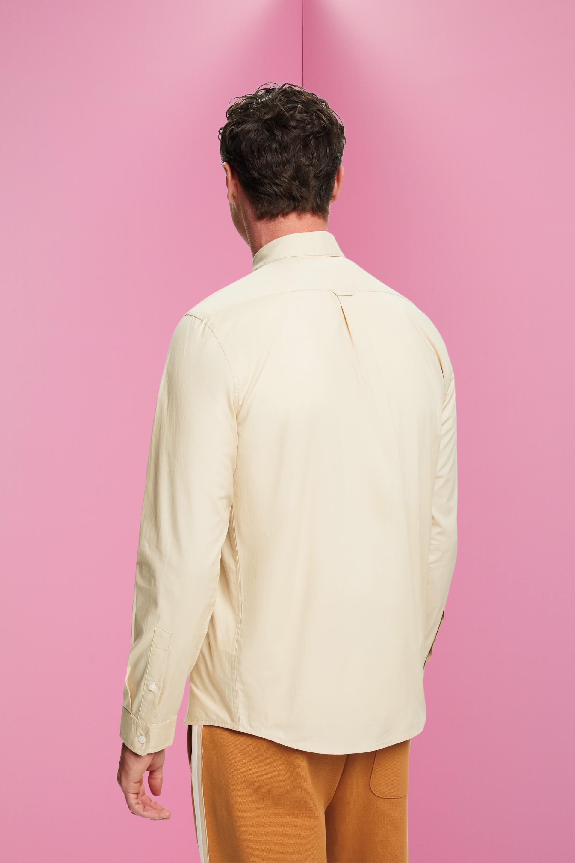 Chemise en coton dotée d'un col à pointes boutonnées