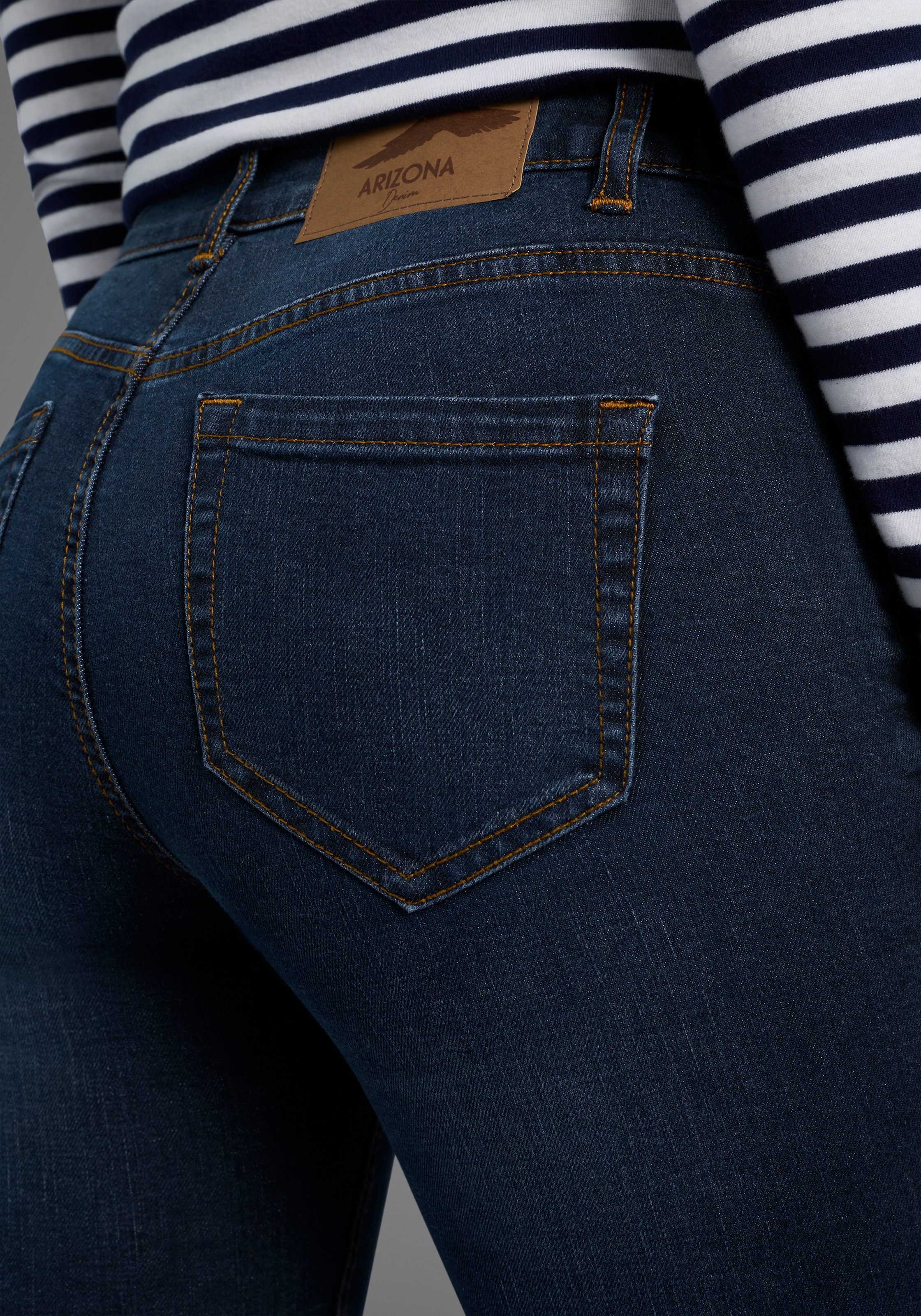 Arizona Slim-fit-Jeans »Bund mit seitlichem Gummizugeinsatz«, schmale Passform,  Röhrenjeans,  Used-Waschung,  hohe Leibhöhe