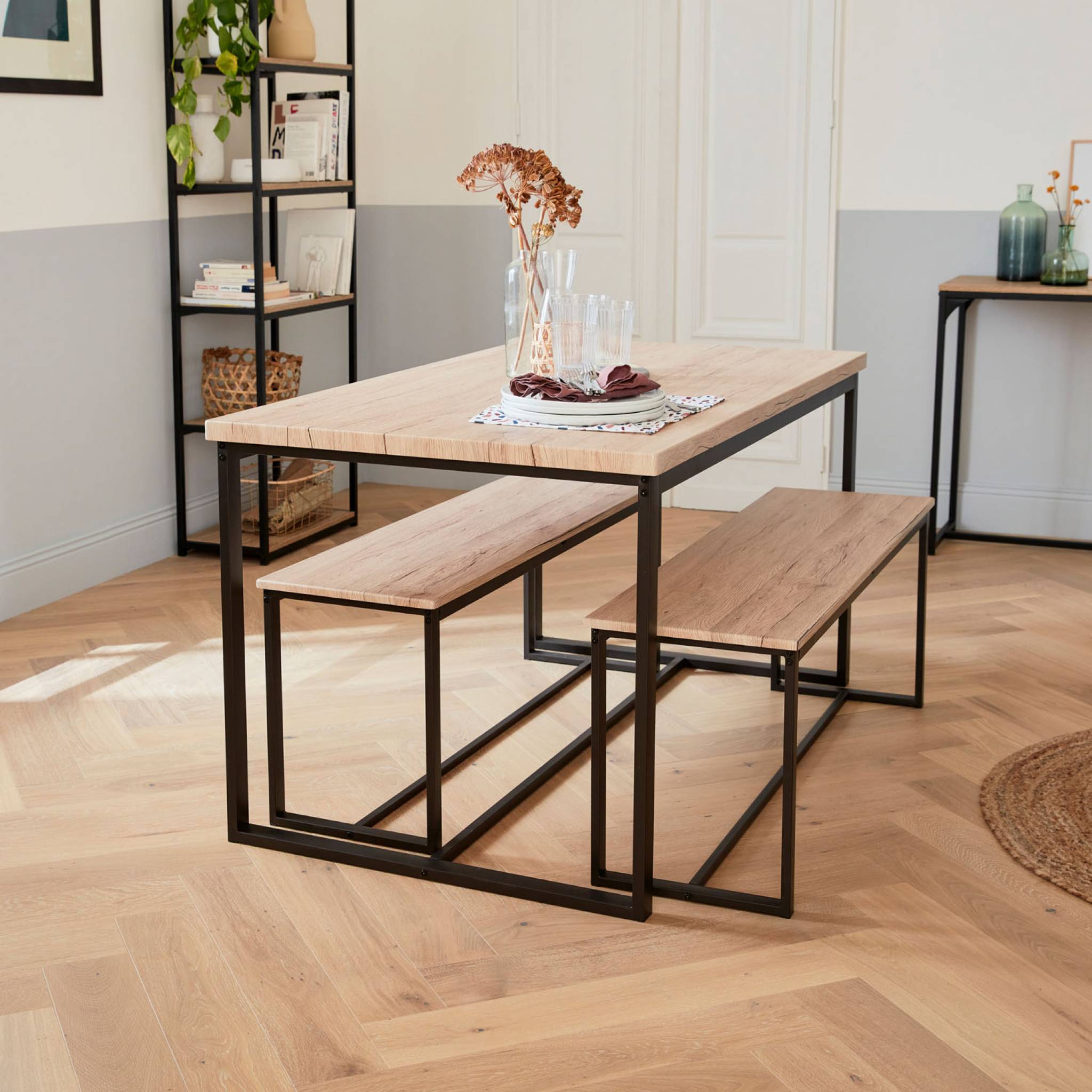 Set loft table rectangulaire en acier noir l140x l80 x h75cm. 2 bancs de l120x l35x h46cm. 4 places