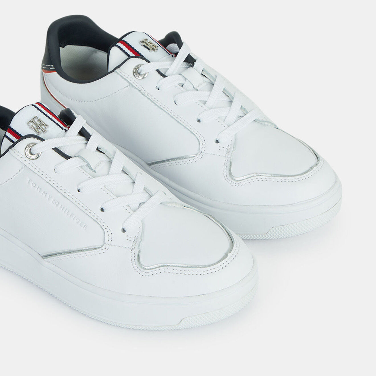 Tommy Hilfiger Baskets en Cuir J3 Elevated Cupsole blanc/marine
