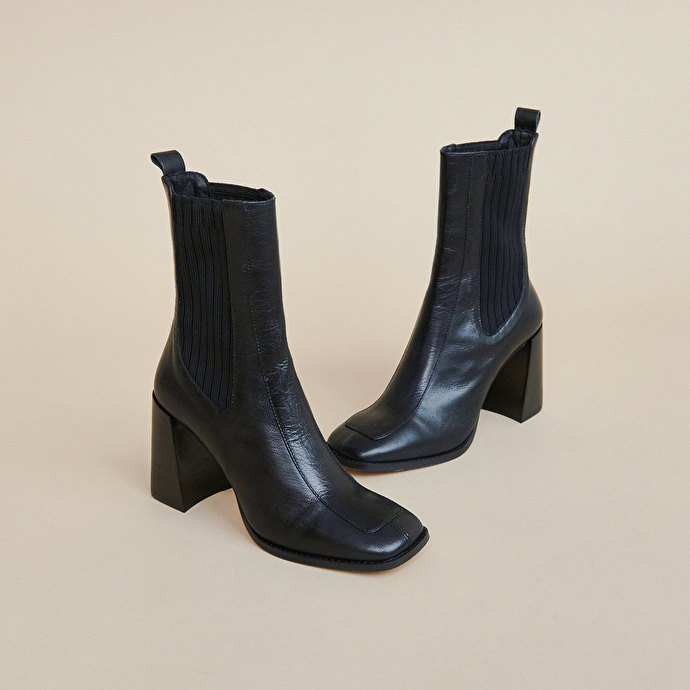Bottines à talons hauts  en cuir noir