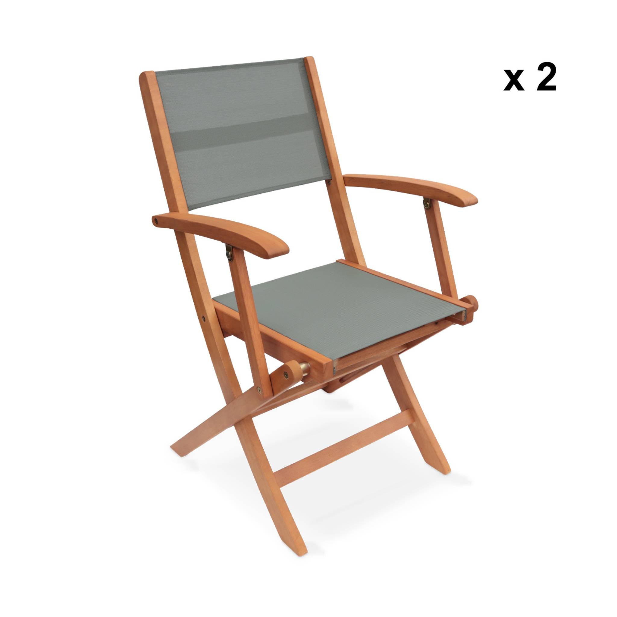 sweeek - Set van twee houten armstoelen
