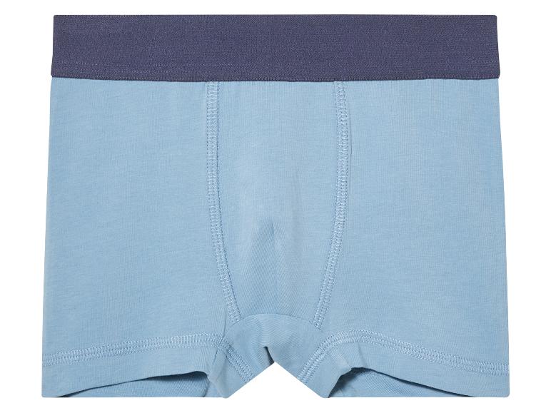 3 kinder boxers