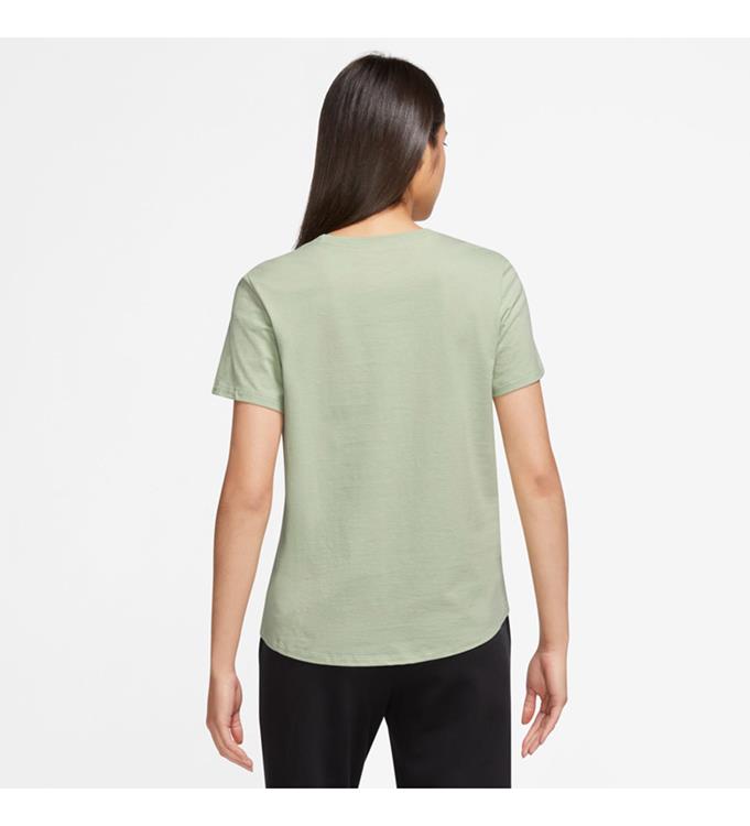 Nike Women Sportswear Club Essentials T-Shirt
