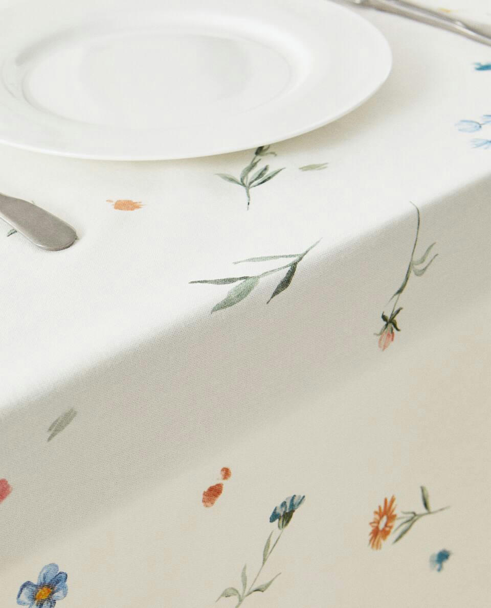 TOALHA DE MESA COM ESTAMPA FLORAL