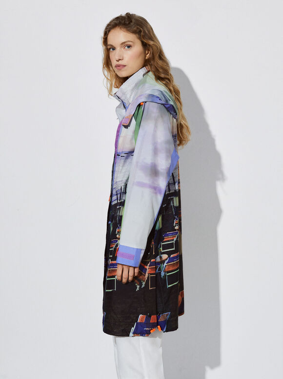Capa de chuva estampada com capuz - Multicolorida