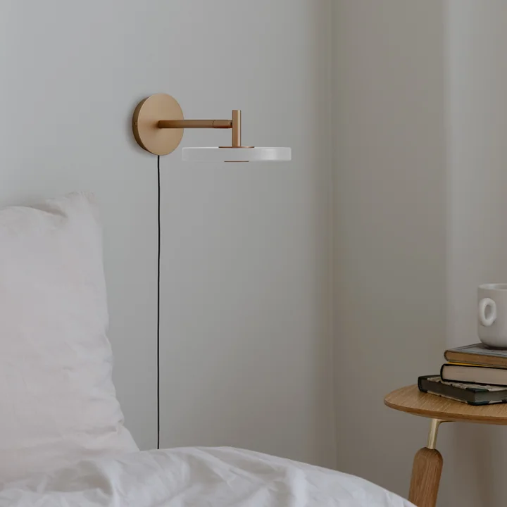 Umage - Asteria LED Wandleuchte, Messing / schwarz