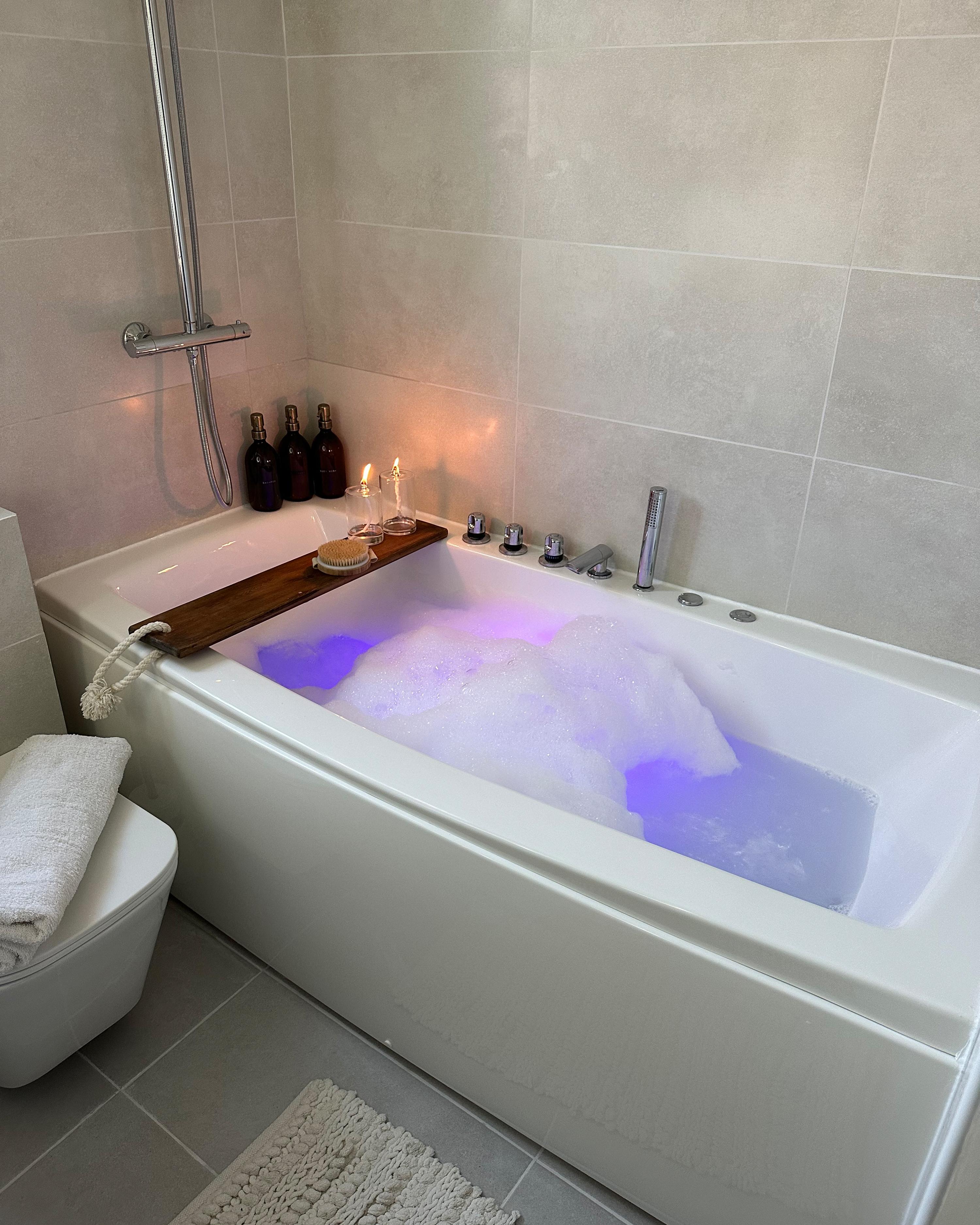 Hoek bubbelbad met LED MOOR 173 x 81 cm Wit