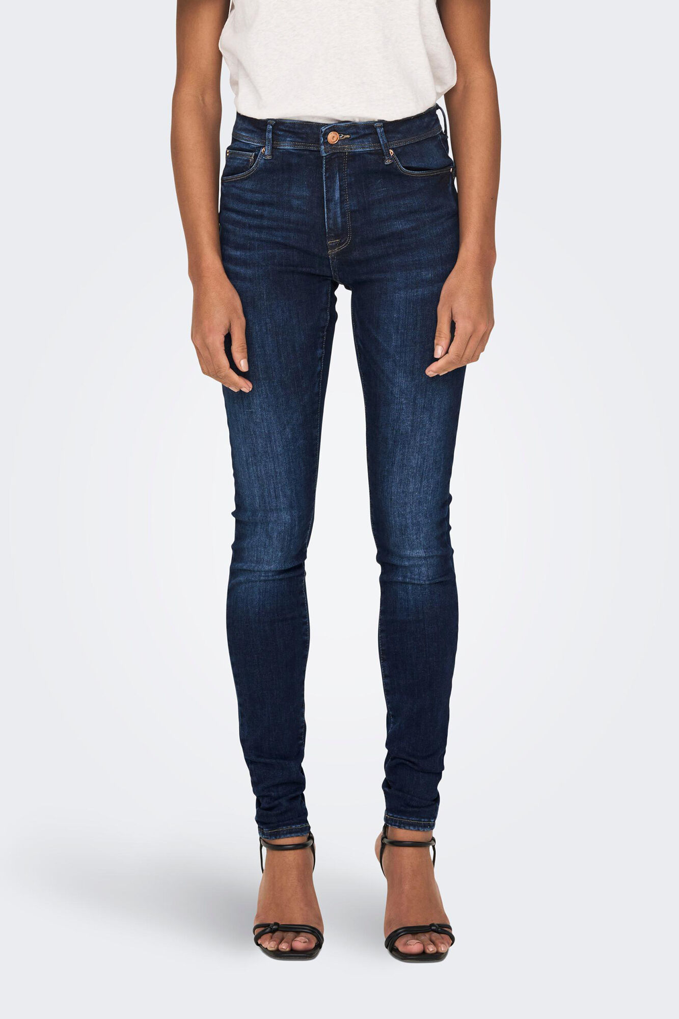 Calça jeans skinny e cintura alta