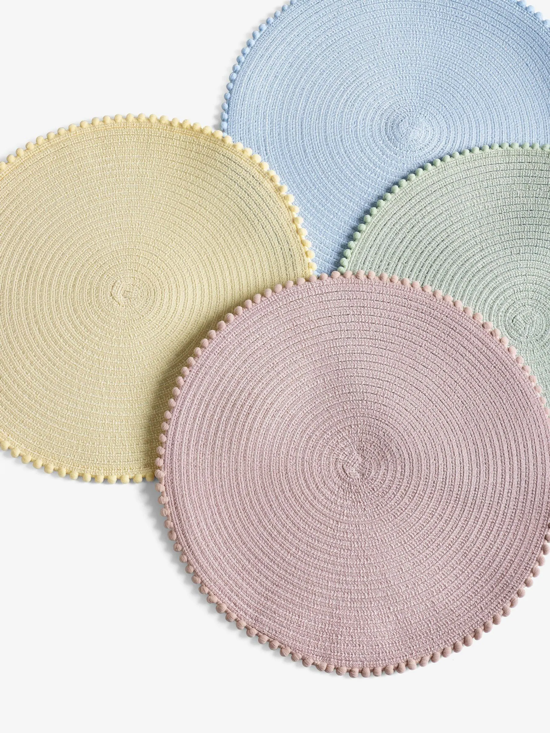 Set van 4 placemats met pompon