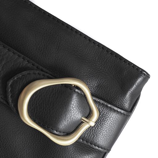 Depeche Clutch, Black