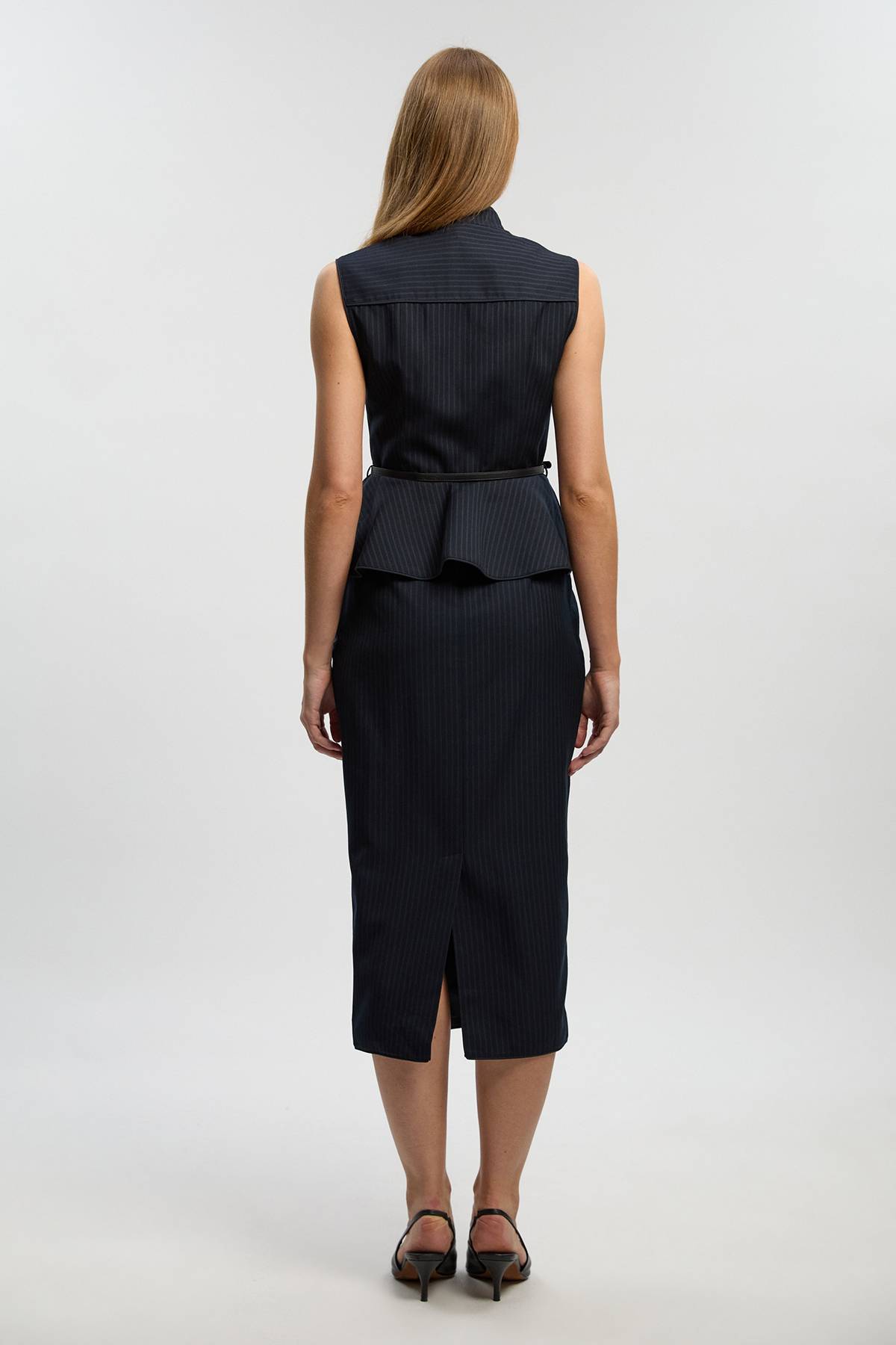 KarenMillen Robe Midi Cintrée À Fines Rayures Avec Basque Et Ceinture Petite