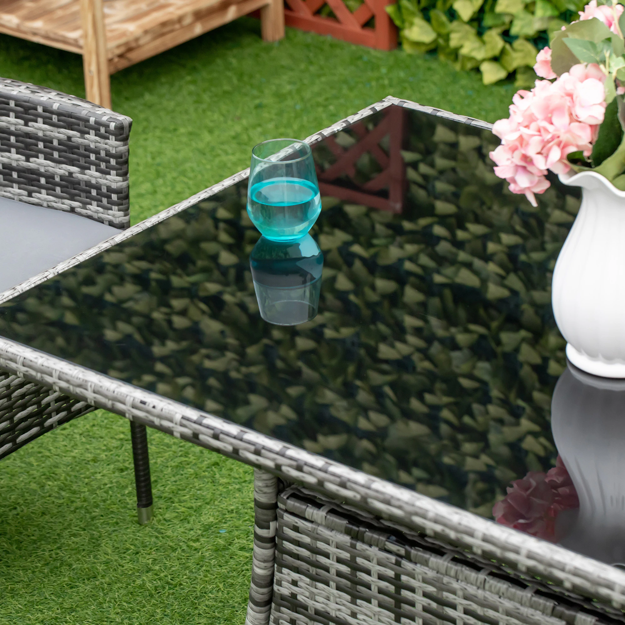 Outsunny Gartentisch mit zusätzlichem Mittelfach bunt 150L x 85B x 74H cm