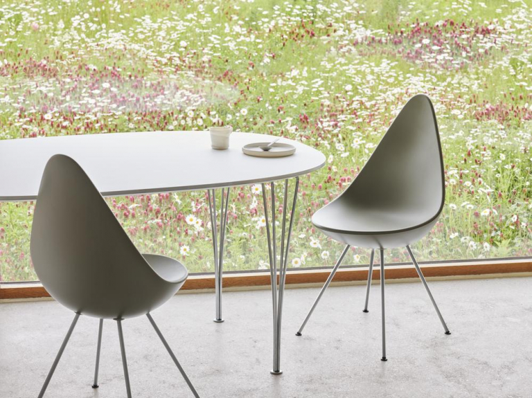 Fritz Hansen Drop Chair stoel Zwart