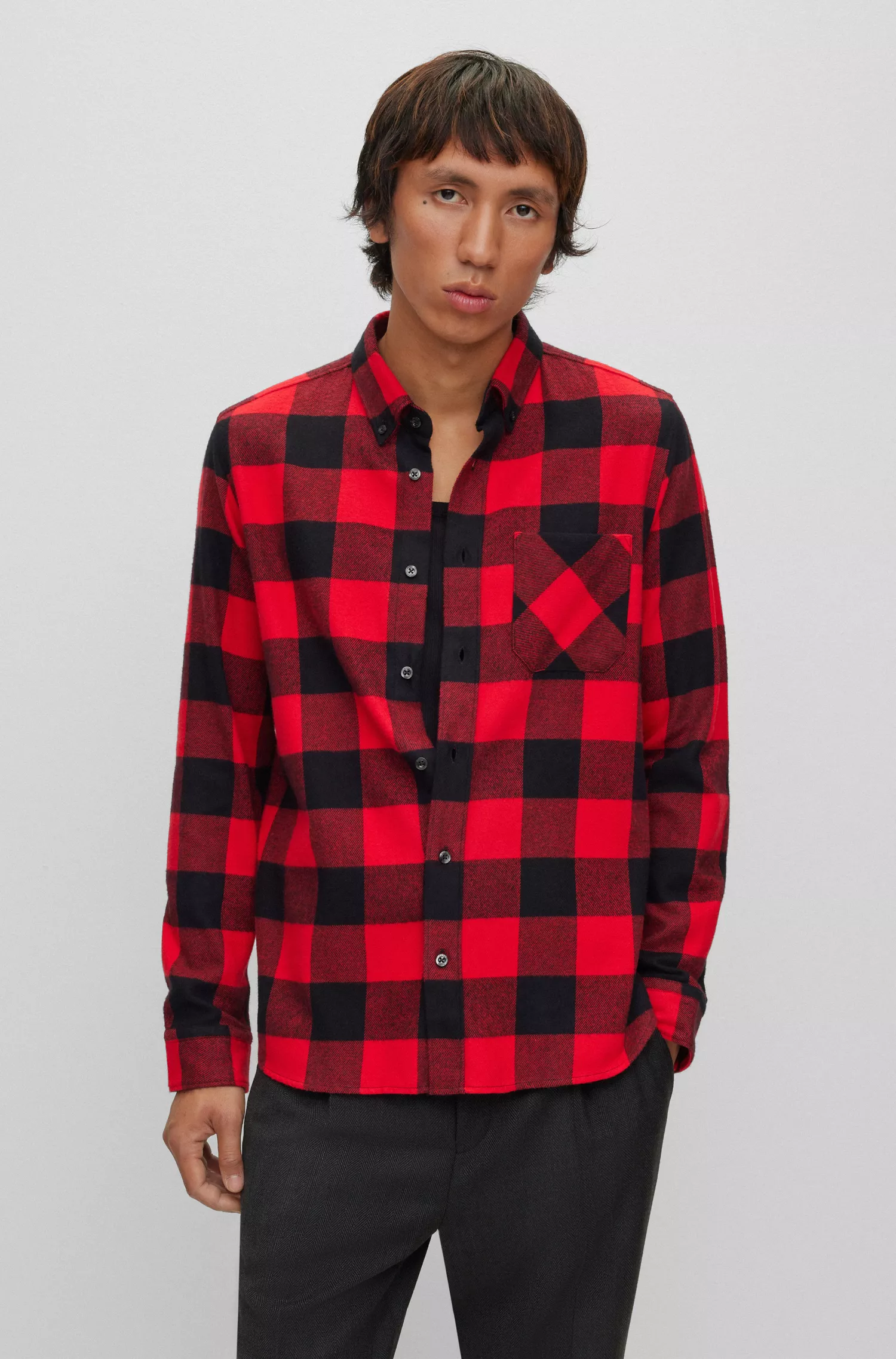 Camisa HUGO vermelha de modelagem relaxada em flanela xadrez de algodão orgânico.