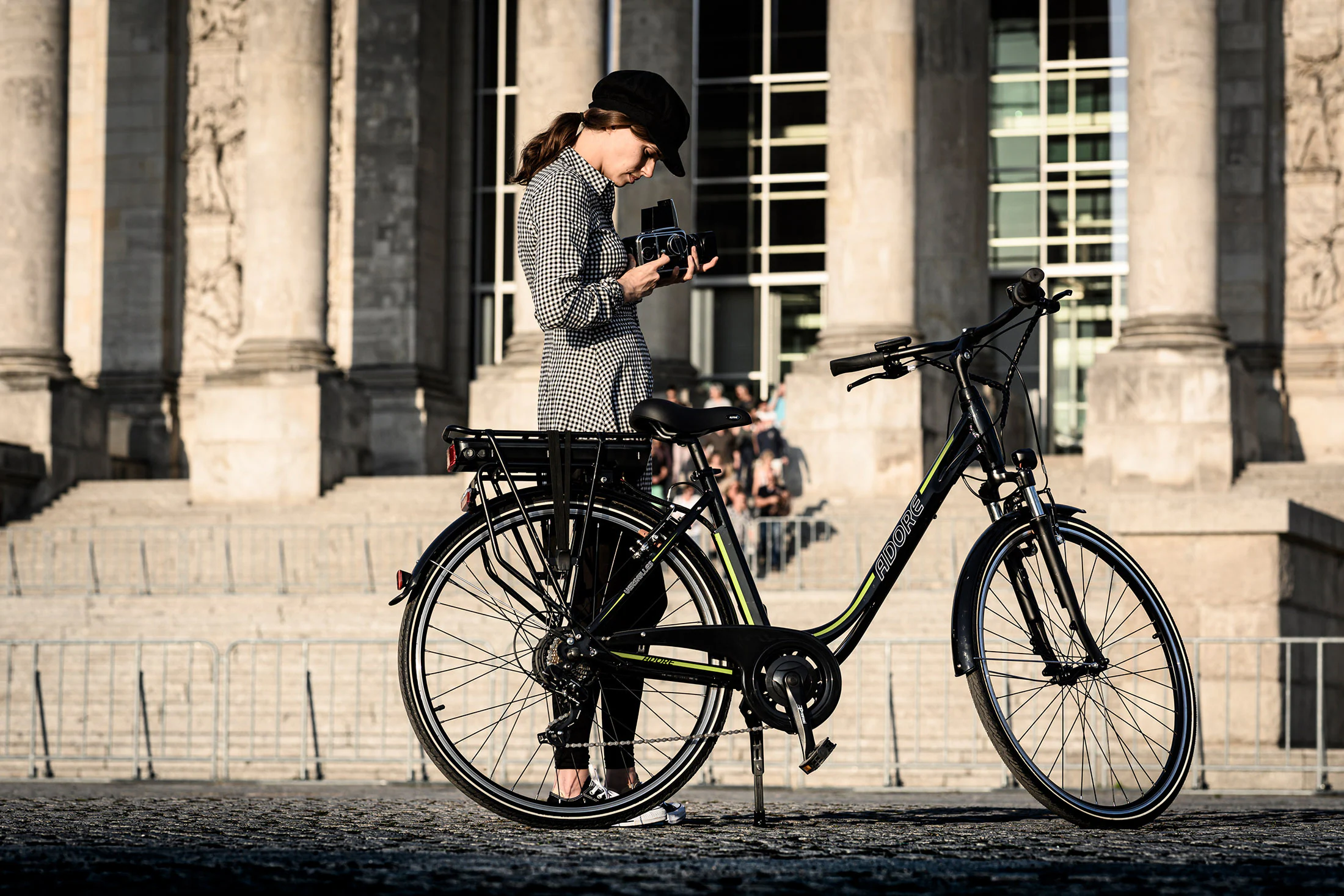 Adore Pedelec E-Bike Cityfahrrad 28'' Adore Versailles schwarz-grün