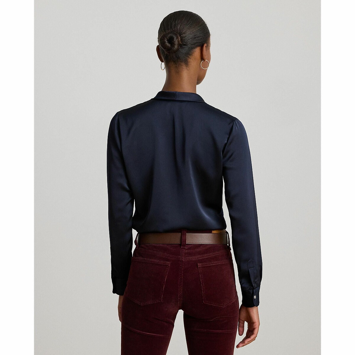 Blusa de cetim LAUREN RALPH LAUREN com mangas compridas e decote em V