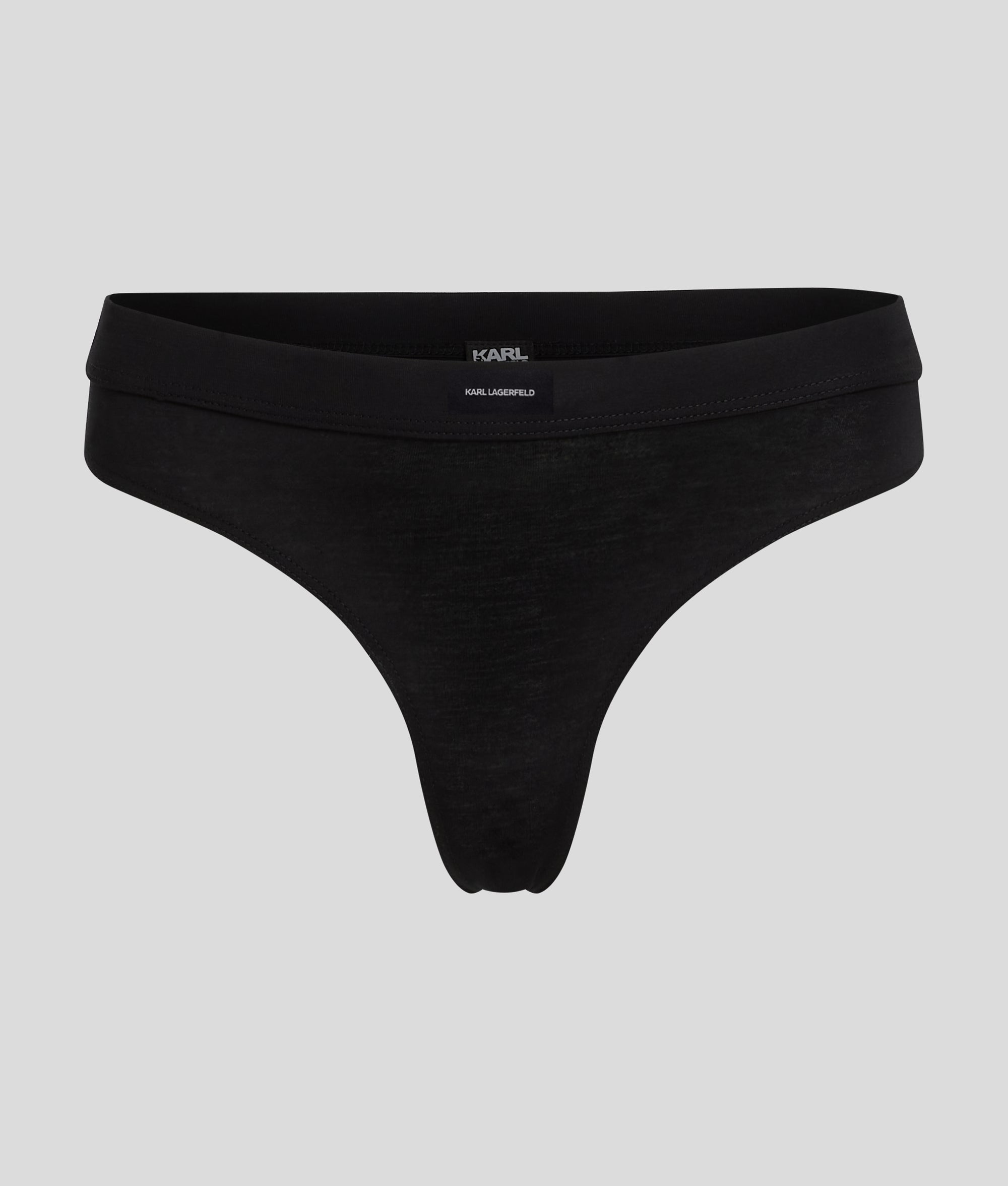 String met essential logo