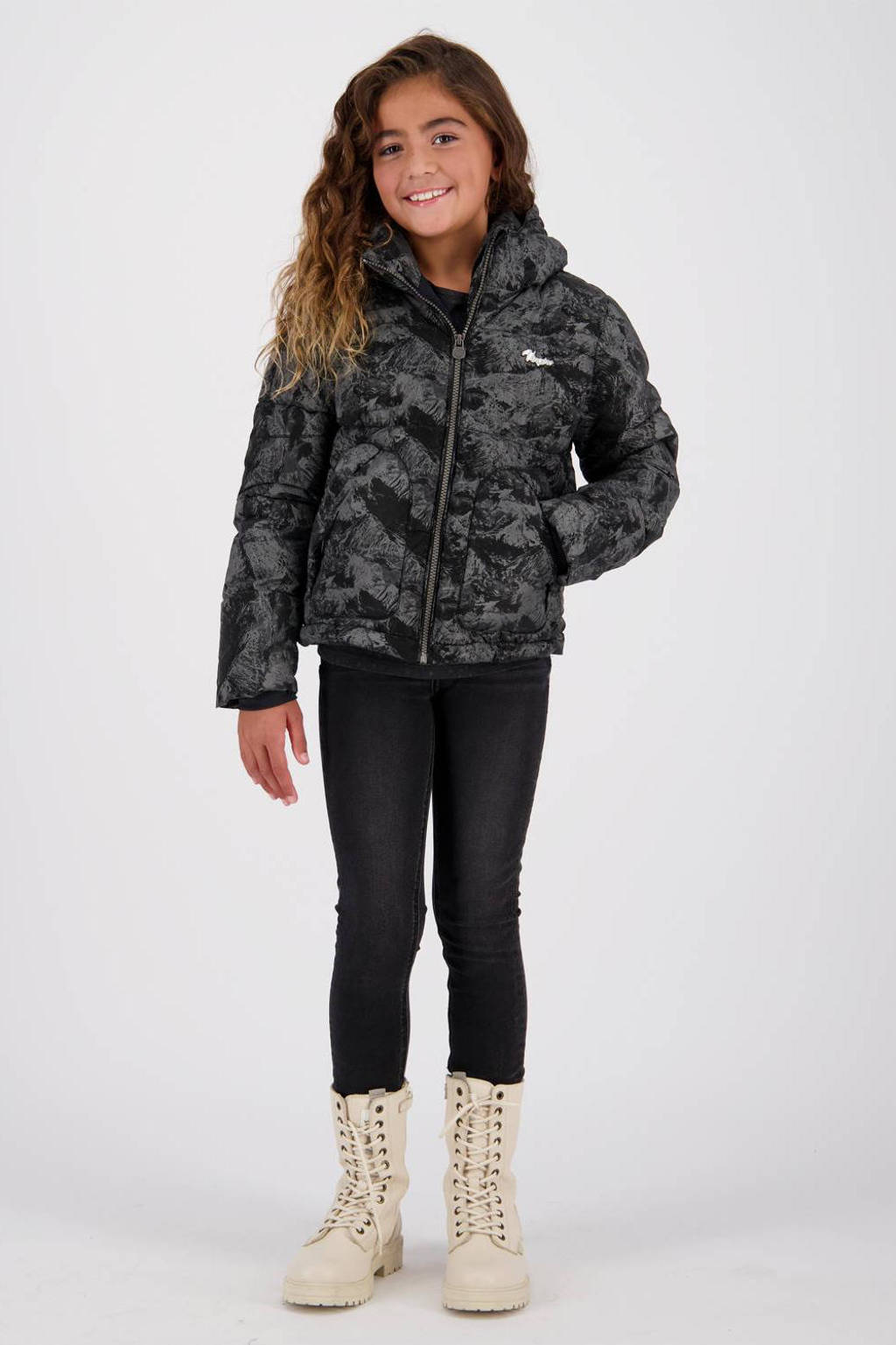 Vingino gewatteerde winterjas Tarinke met all over print zwart