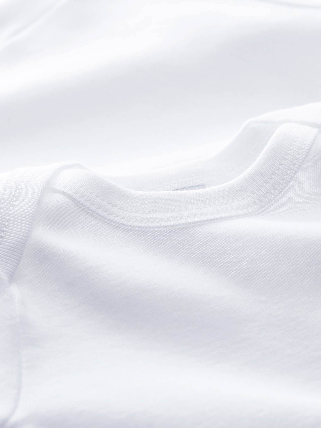 Lote de 2 bodies curtos para bebê com abertura americana, confeccionados em algodão orgânico PETIT BATEAU branco.