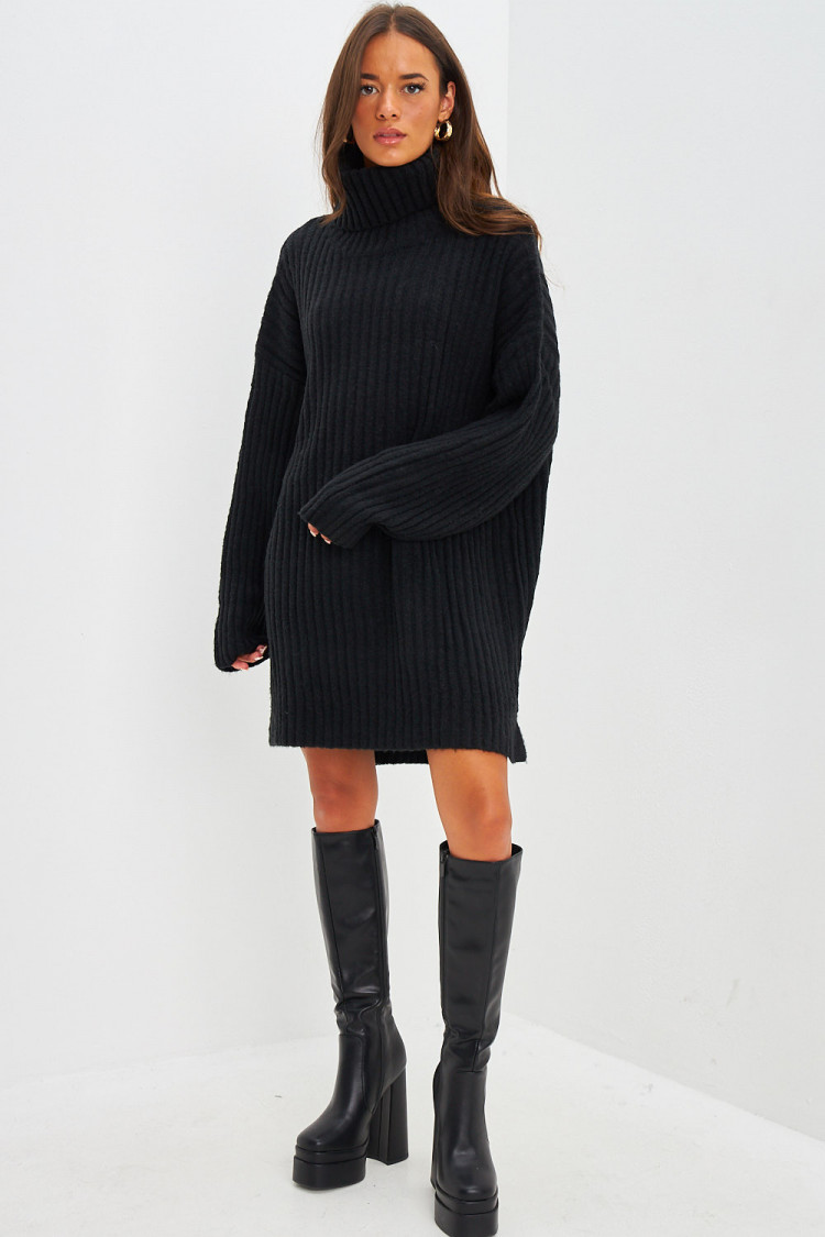 Robe pull courte en maille noire à col roulé