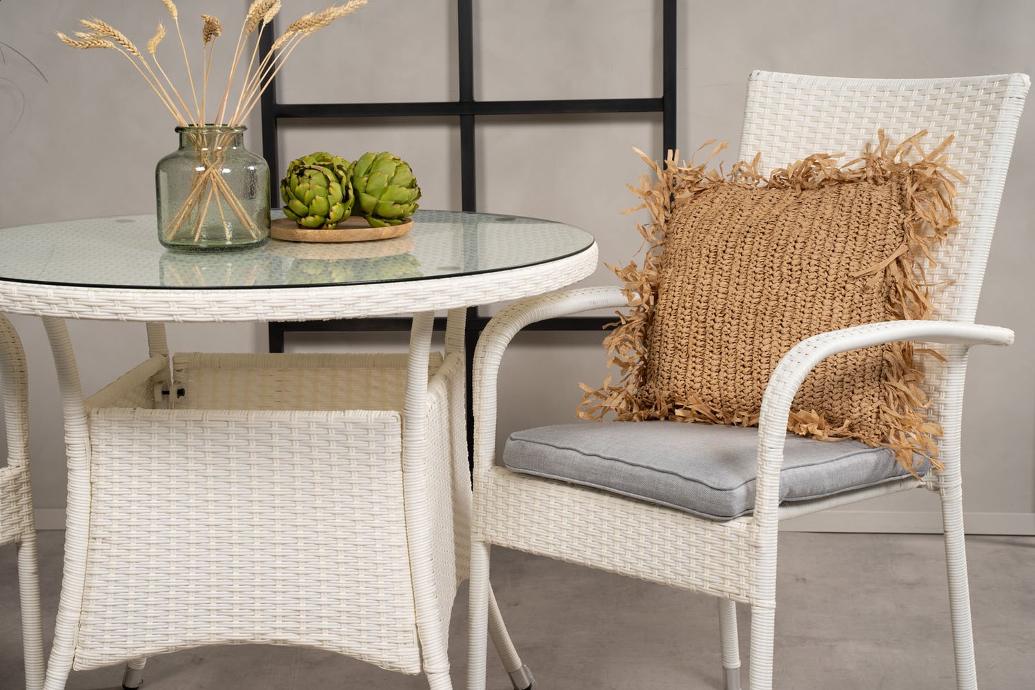 Volta tuinset: tafel Ø90cm en 2 stoelen, Anna, wit. 90 x 90 x 74 cm