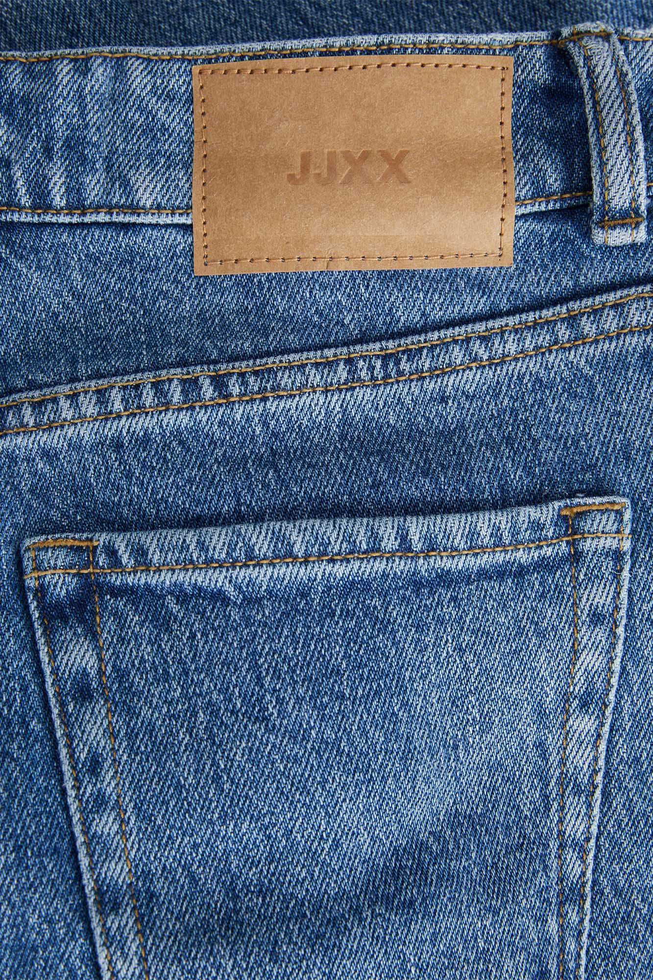 calça jeans de corte justo