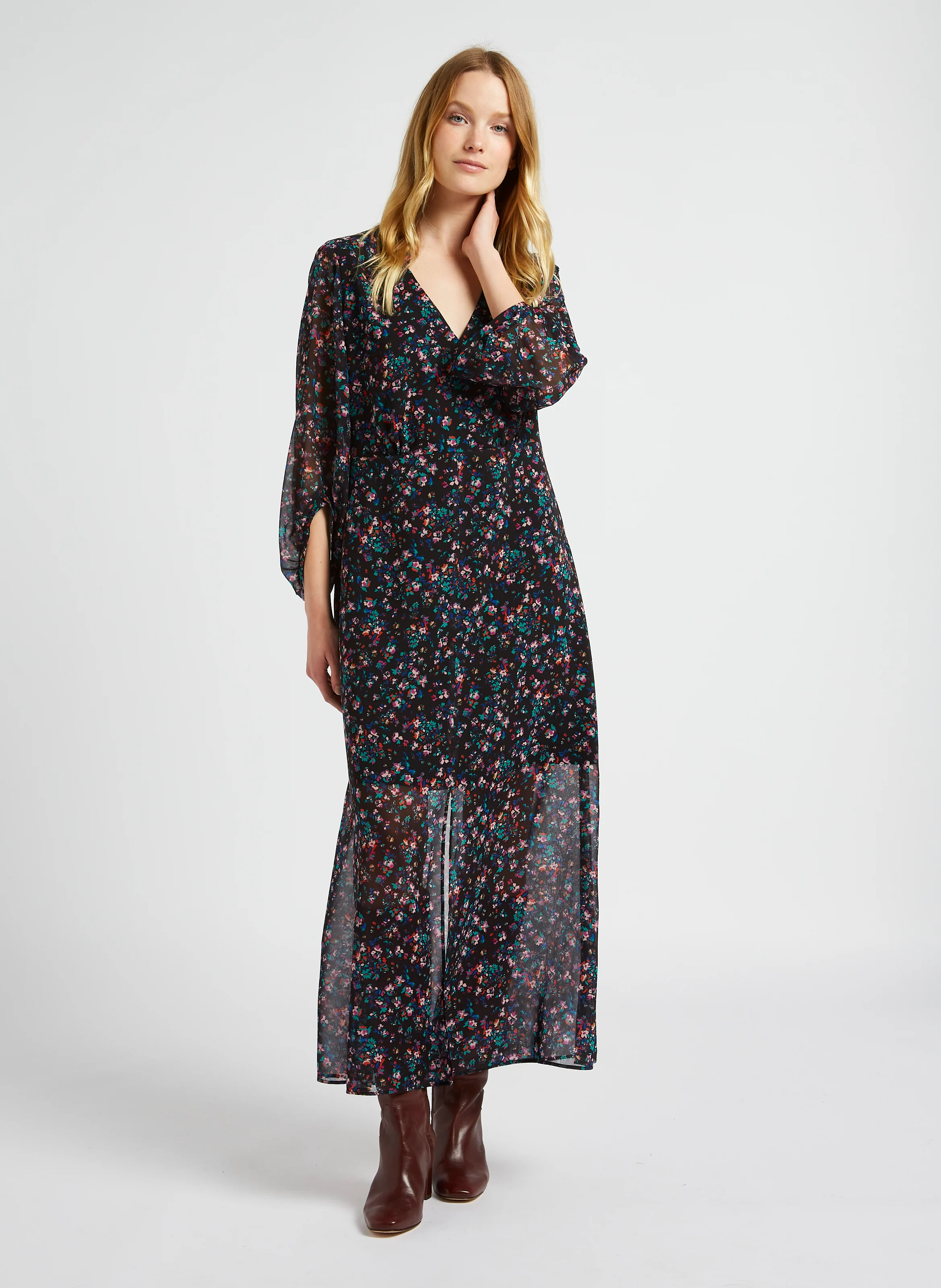 ROMEA - Robe longue évasée à col V | Noir