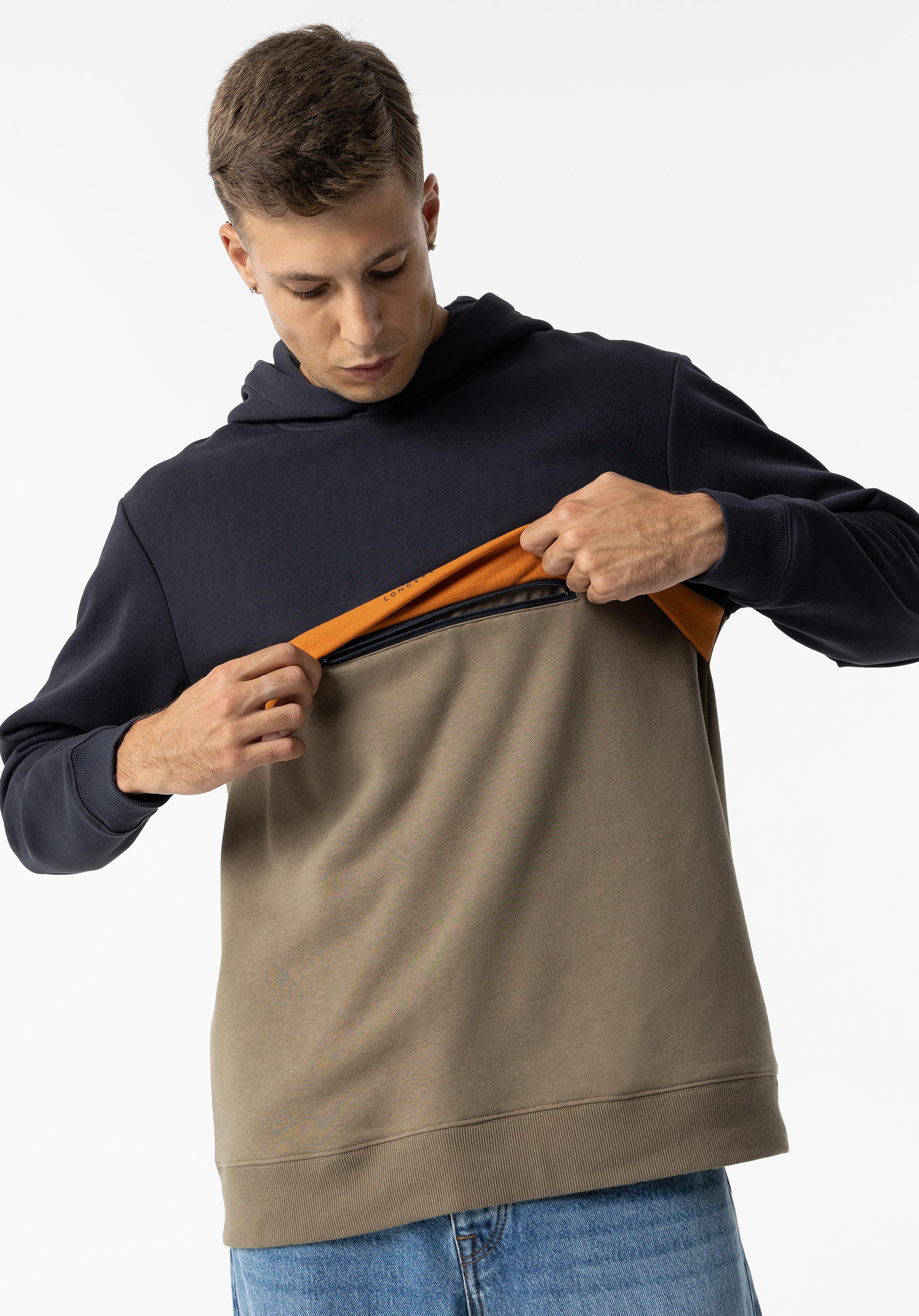 Hoodie Tricolor com Estampado Frontal