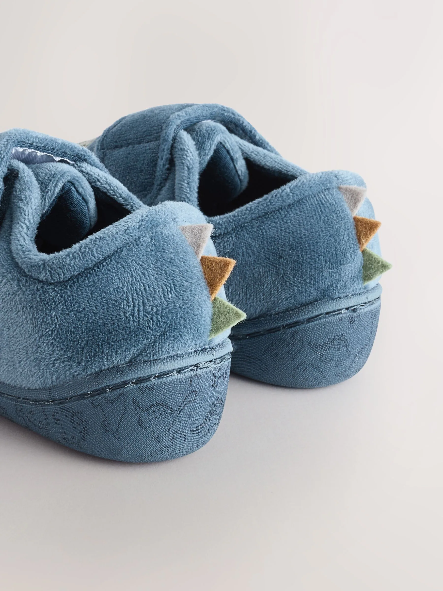 Blauw met dinosaurus - Warm gevoerde pantoffels met kuipzool