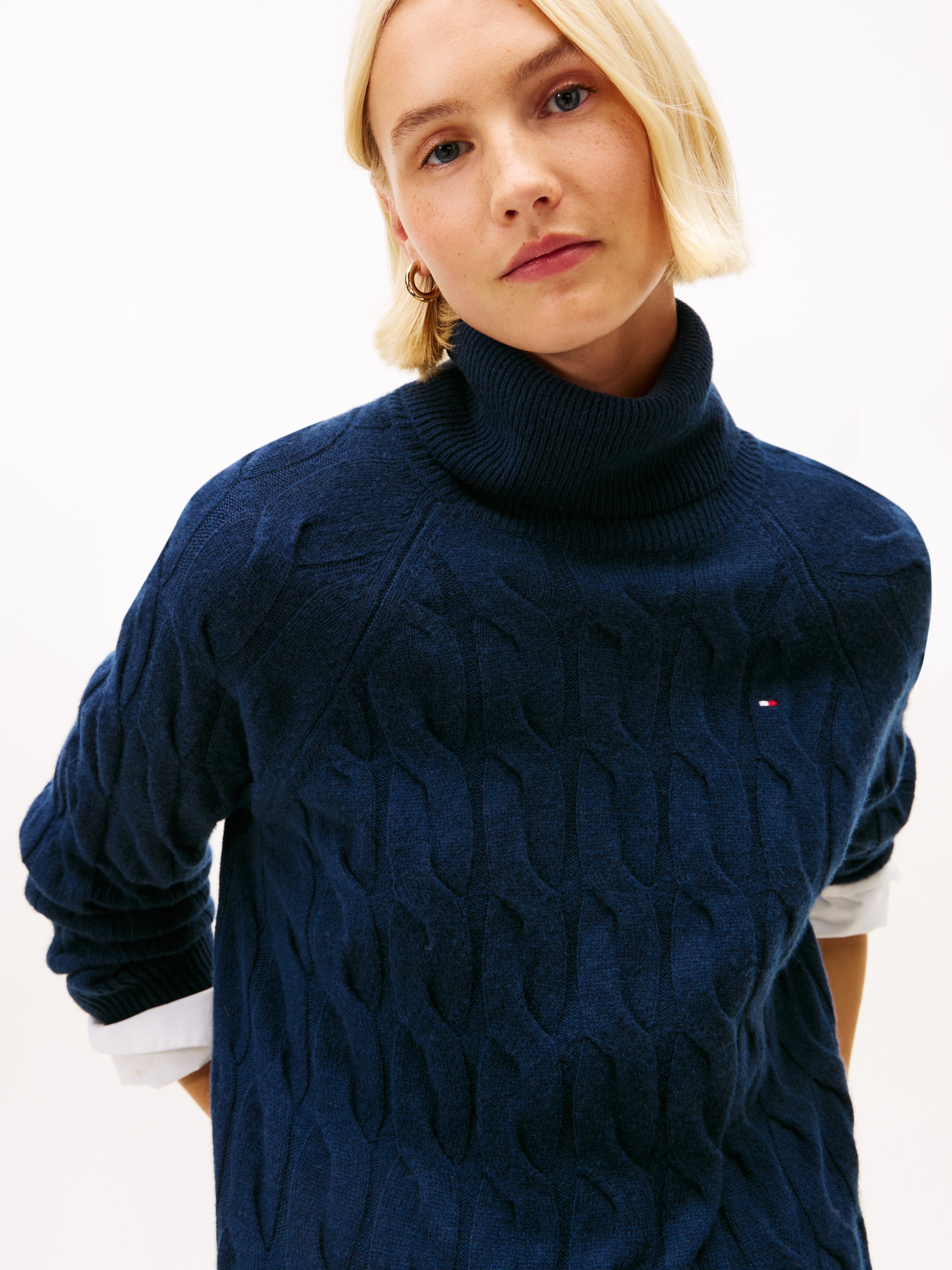 Tommy Hilfiger Rollkragenpullover »SOFT WOOL CABLE ROLL-NK LS SWT«, mit Zopfmuster, aus reiner Wolle
