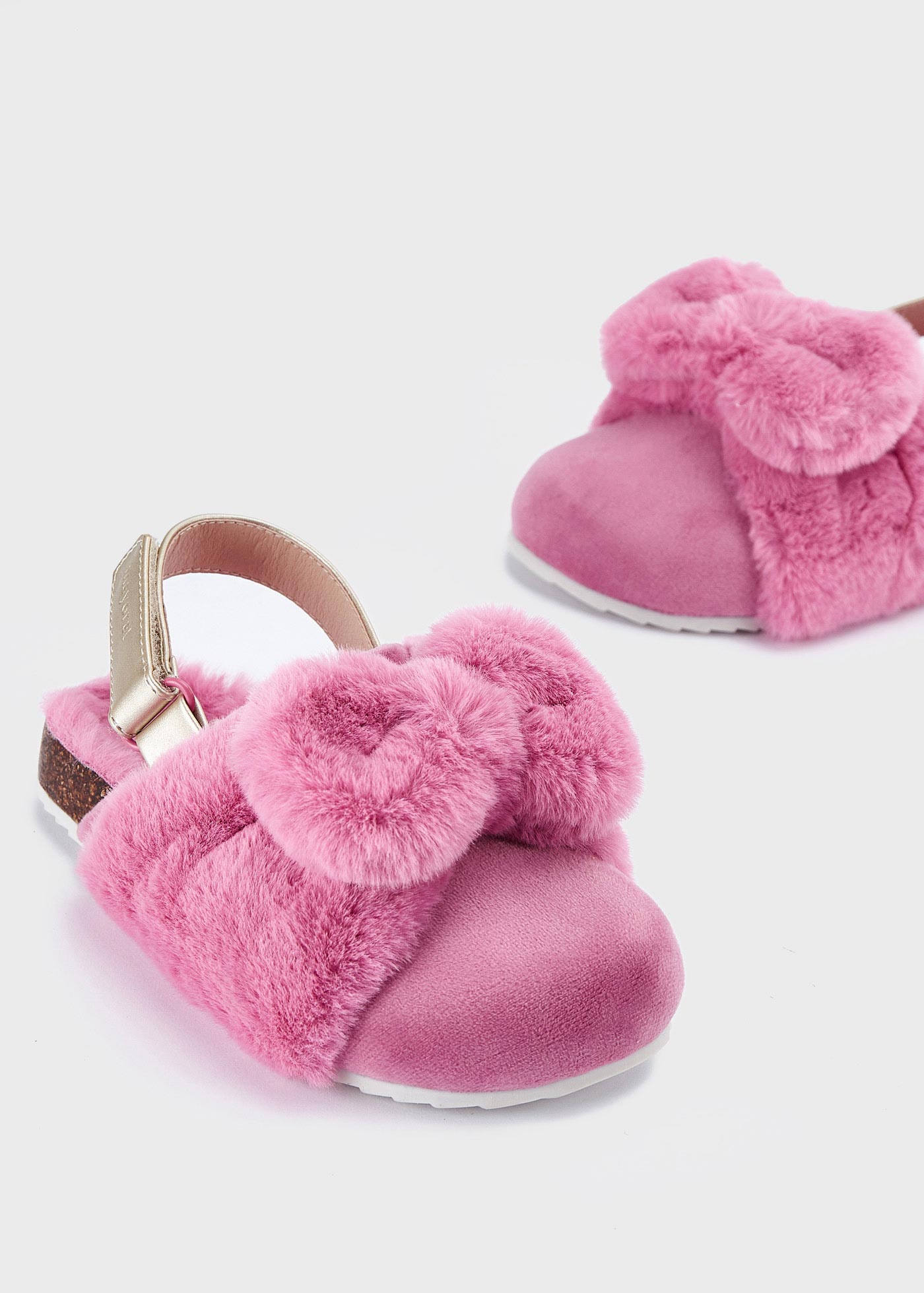 Pantufa infantil com laço